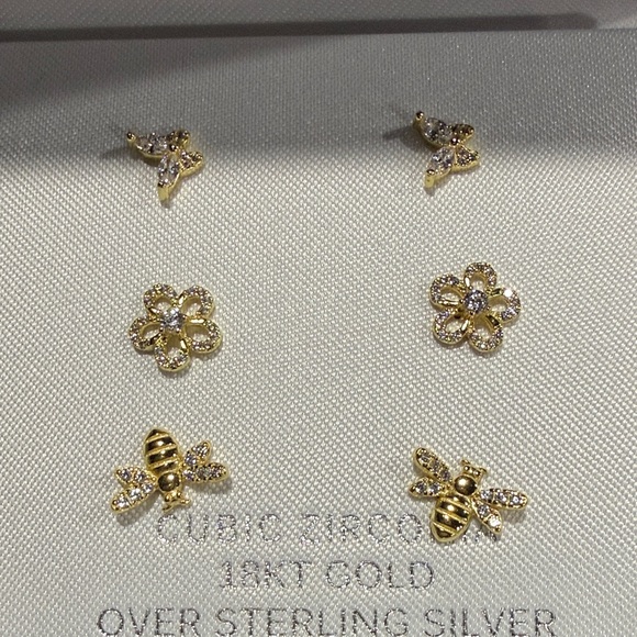 Charming Gold and Silver Bee & Flower Earrings Set - Picture 5 of 6